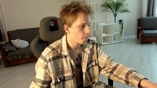 arlekincrop online show from 12/18/25, 04:17