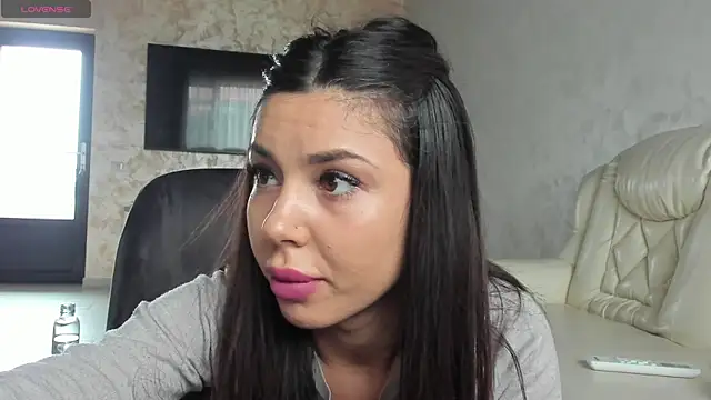 Snapshot of AmiraRosse chatting on 01/24/25, 08:55 AmiraRosse online show from 01/24/25, 08:55