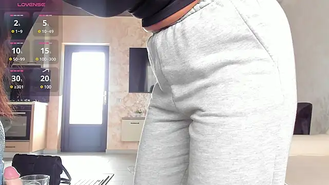 Snapshot of AmiraRosse chatting on 03/16/25, 08:43 AmiraRosse online show from 03/16/25, 08:43