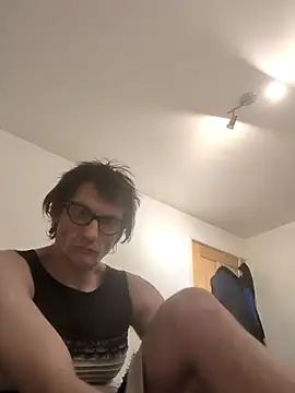 maciej online show from 03/22/25, 04:24