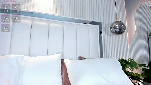 Snapshot of Alexis_camX chatting on 09/11/25, 12:05 Alexis camX online show from 09/11/25, 12:05