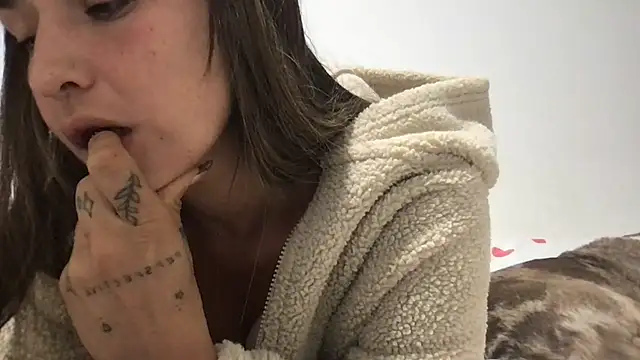 Snapshot of scarlettmaddison chatting on 11/30/25, 06:36 scarlettmaddison online show from 11/30/25, 06:36