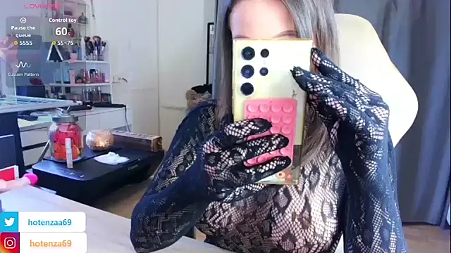 Hotenza69 online show from 10/30/25, 03:31