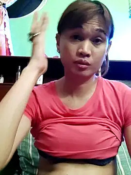 Snapshot of QueenSoreal chatting on 12/02/25, 12:18 QueenSoreal online show from 12/02/25, 12:18