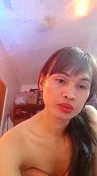 Snapshot of QueenSoreal chatting on 02/18/25, 07:41 QueenSoreal online show from 02/18/25, 07:41