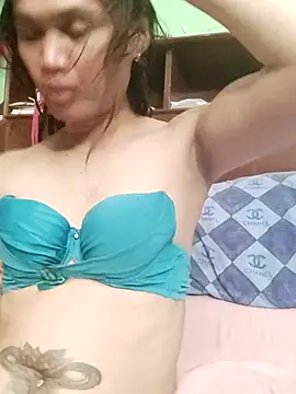 QueenSoreal online show from 04/10/26, 04:36