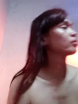 Snapshot of QueenSoreal chatting on 03/07/25, 04:44 QueenSoreal online show from 03/07/25, 04:44