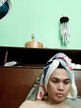 QueenSoreal online show from 04/05/26, 03:19