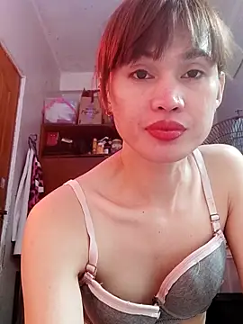 Snapshot of QueenSoreal chatting on 02/26/25, 07:32 QueenSoreal online show from 02/26/25, 07:32