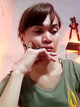 Snapshot of QueenSoreal chatting on 02/22/25, 10:07 QueenSoreal online show from 02/22/25, 10:07