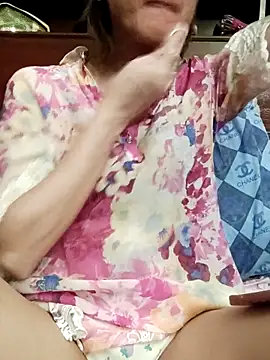 QueenSoreal online show from 04/15/26, 01:48