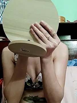 QueenSoreal online show from 04/12/26, 02:42