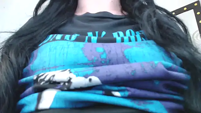 Snapshot of Evelyn_Sheeran chatting on 09/16/25, 02:12 Evelyn Sheeran online show from 09/16/25, 02:12
