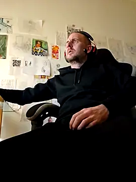 verylargecock online show from 12/16/25, 09:46