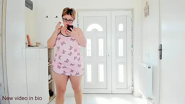 Snapshot of Julia35 chatting on 02/25/25, 09:42 Julia35 online show from 02/25/25, 09:42