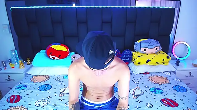 Snapshot of Nice_ButtX chatting on 03/04/25, 05:24 Nice ButtX online show from 03/04/25, 05:24