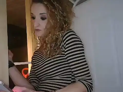 AshleyRain online show from 12/17/25, 06:40