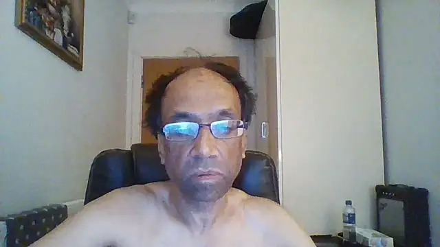 Snapshot of rauncher1 chatting on 09/10/25, 08:02 rauncher1 online show from 09/10/25, 08:02