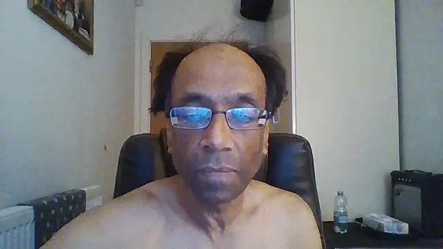 Snapshot of rauncher1 chatting on 09/16/25, 08:48 rauncher1 online show from 09/16/25, 08:48