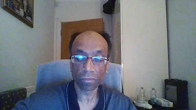 Snapshot of rauncher1 chatting on 09/26/25, 11:44 rauncher1 online show from 09/26/25, 11:44