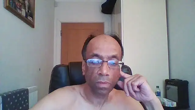 Snapshot of rauncher1 chatting on 09/29/25, 10:54 rauncher1 online show from 09/29/25, 10:54