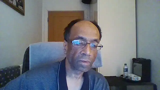 Snapshot of rauncher1 chatting on 10/13/25, 08:38 rauncher1 online show from 10/13/25, 08:38