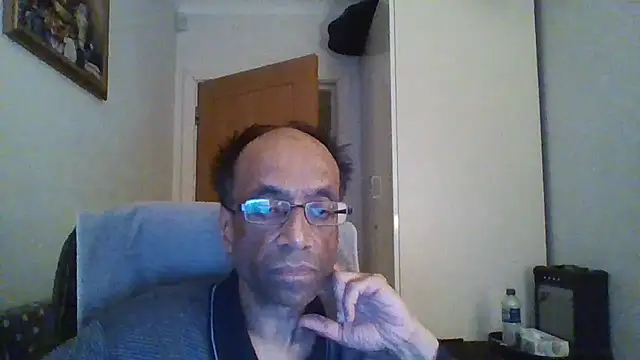 Snapshot of rauncher1 chatting on 10/05/25, 09:27 rauncher1 online show from 10/05/25, 09:27