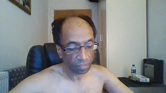 Snapshot of rauncher1 chatting on 09/11/25, 08:14 rauncher1 online show from 09/11/25, 08:14