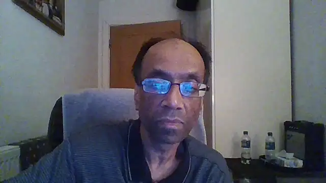 Snapshot of rauncher1 chatting on 10/15/25, 11:24 rauncher1 online show from 10/15/25, 11:24