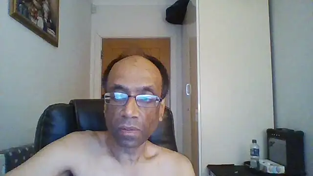 Snapshot of rauncher1 chatting on 10/09/25, 09:43 rauncher1 online show from 10/09/25, 09:43