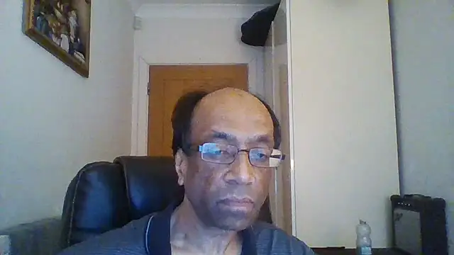 Snapshot of rauncher1 chatting on 02/25/25, 08:58 rauncher1 online show from 02/25/25, 08:58