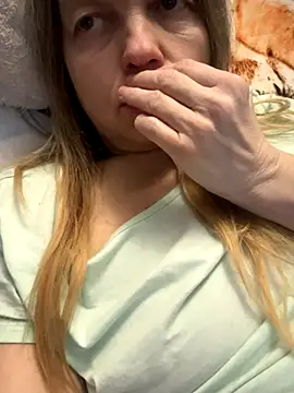 Susanel online show from 12/16/25, 02:49