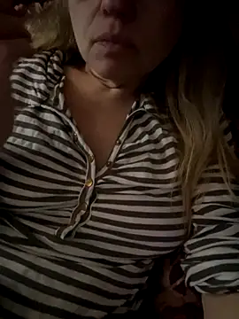 Susanel online show from 10/10/25, 11:22