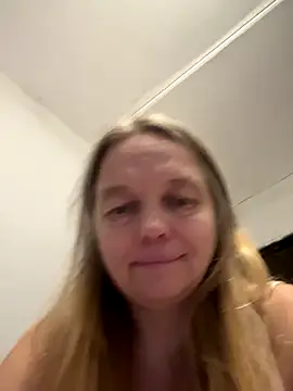 Susanel online show from 10/05/25, 09:49