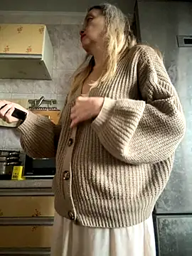 Susanel online show from 10/26/25, 12:05