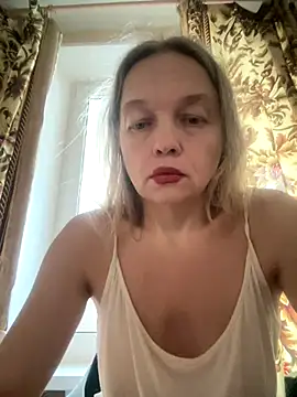 Susanel online show from 10/24/25, 11:42