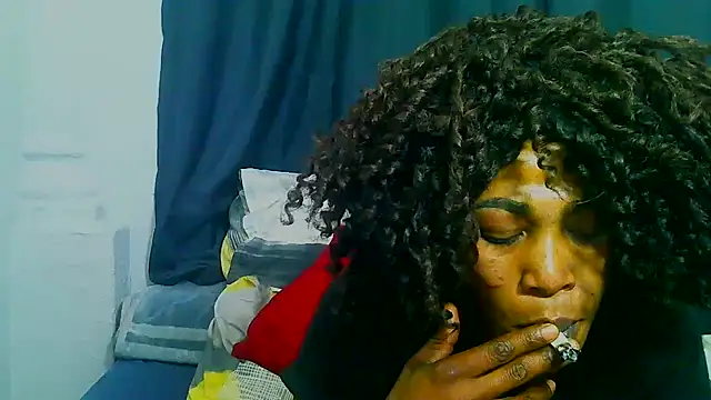Snapshot of freaky_naughty chatting on 09/10/25, 06:18 freaky naughty online show from 09/10/25, 06:18