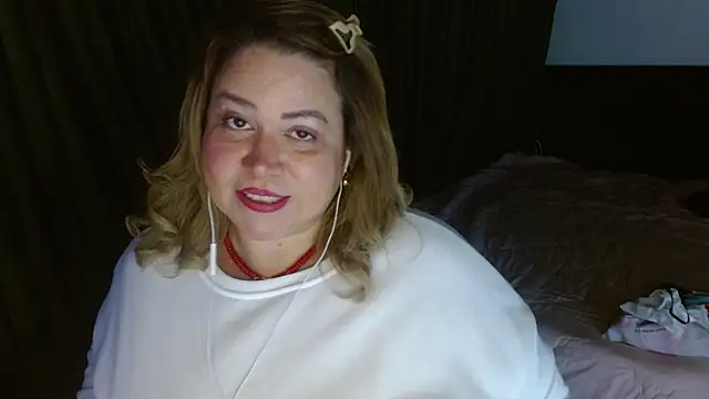 Snapshot of bella_savati chatting on 01/03/25, 02:54 bella savati online show from 01/03/25, 02:54