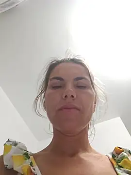 Snapshot of FeliciaKrige chatting on 06/17/26, 10:41 FeliciaKrige online show from 06/17/26, 10:41
