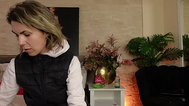 FeliciaKrige online show from 04/09/26, 08:15