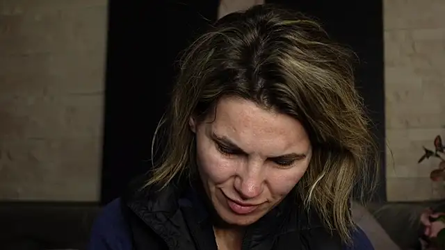 FeliciaKrige online show from 04/15/26, 07:40