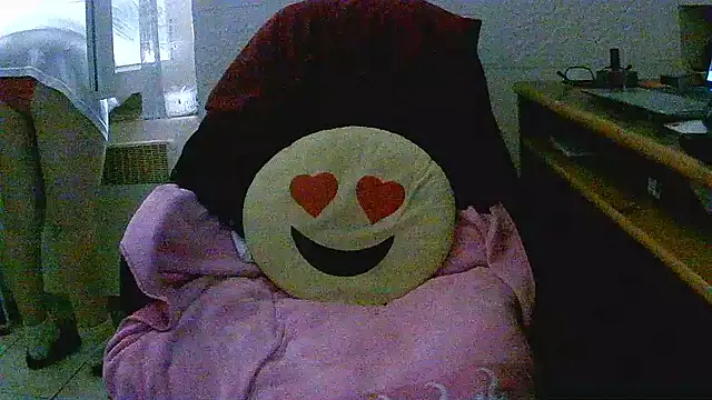 Snapshot of douceur63 chatting on 09/24/25, 10:22 douceur63 online show from 09/24/25, 10:22