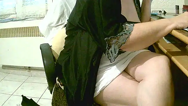 Snapshot of douceur63 chatting on 11/07/25, 11:26 douceur63 online show from 11/07/25, 11:26