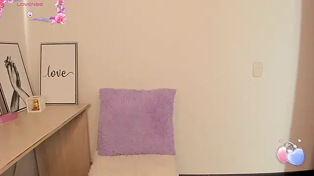 Snapshot of Andreamorreti chatting on 03/09/25, 02:43 Andreamorreti online show from 03/09/25, 02:43