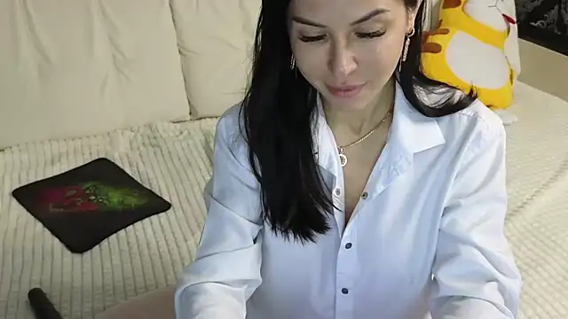 Snapshot of Lady_Eve chatting on 03/05/25, 04:24 Lady Eve online show from 03/05/25, 04:24