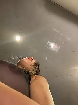 SQUIRTINGQUEEN11 online show from 03/30/26, 02:24