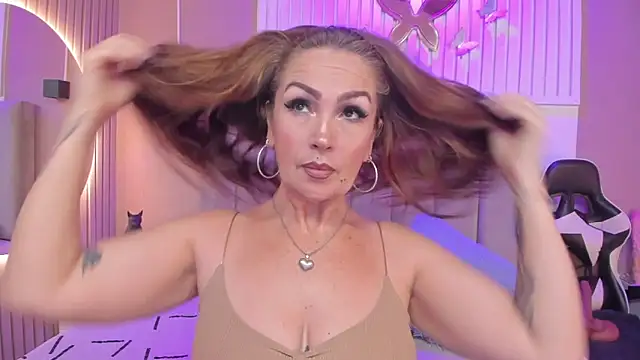 Snapshot of chantall1375 chatting on 06/10/26, 03:41 chantall1375 online show from 06/10/26, 03:41