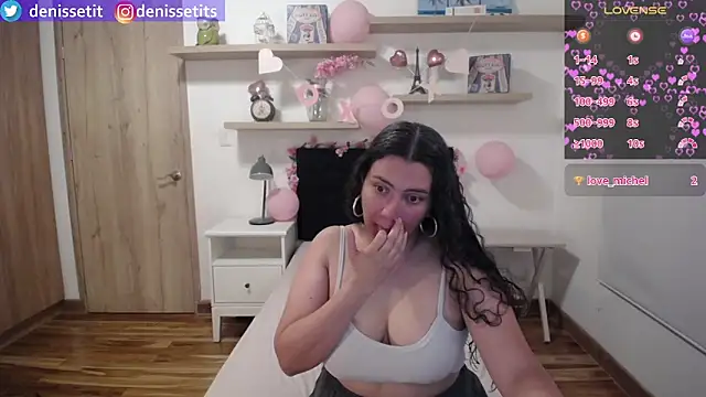 Snapshot of DenisseTits chatting on 04/16/26, 09:39 DenisseTits online show from 04/16/26, 09:39