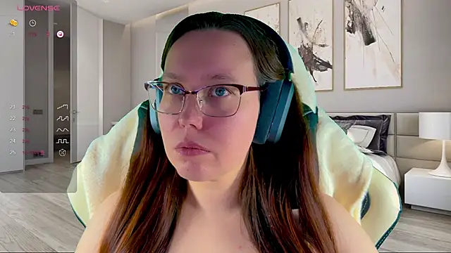 Snapshot of Victoria_Romans chatting on 10/23/25, 08:13 Victoria Romans online show from 10/23/25, 08:13