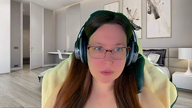 Snapshot of Victoria_Romans chatting on 03/20/25, 03:13 Victoria Romans online show from 03/20/25, 03:13
